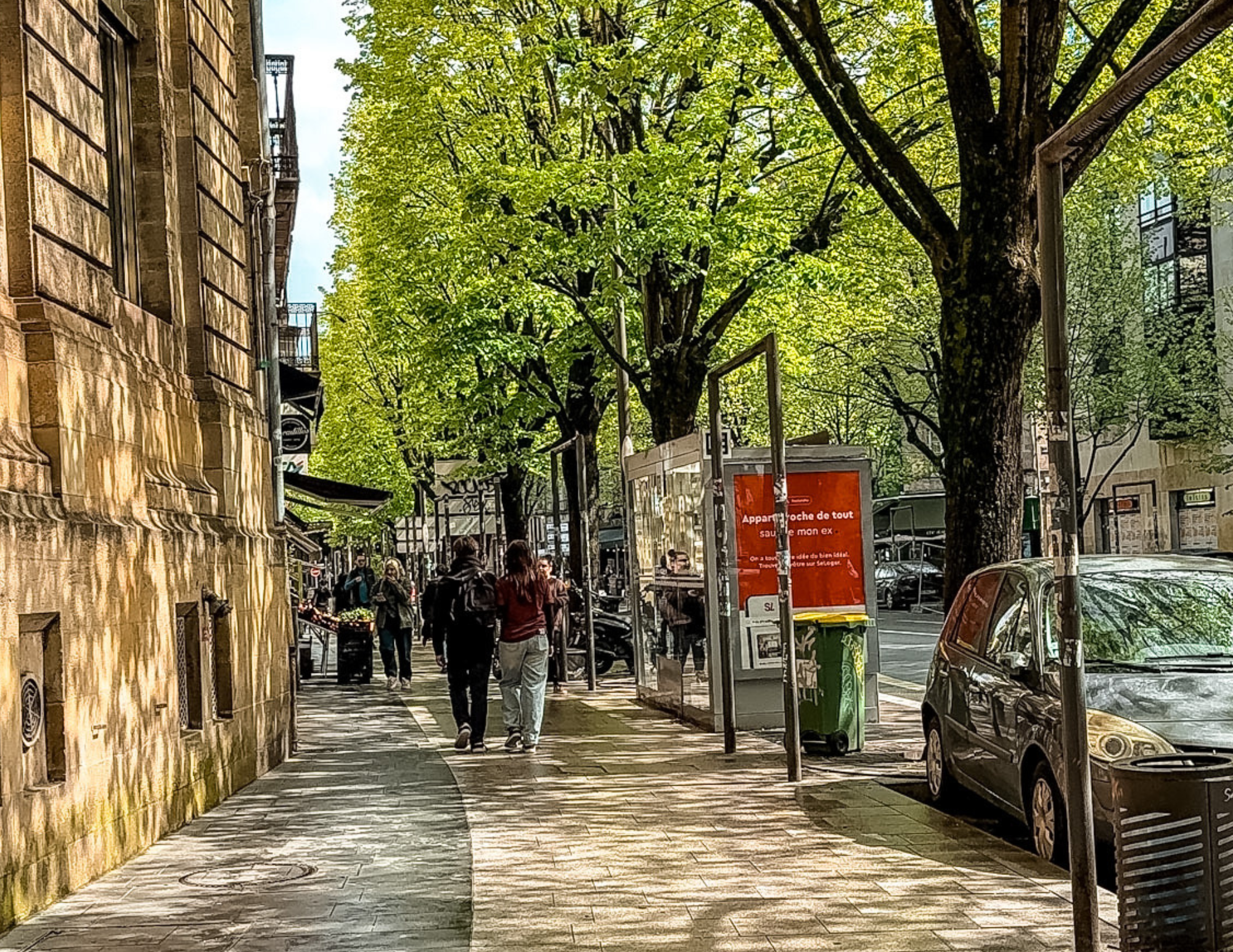 Bordeaux Travel Guide (5).png